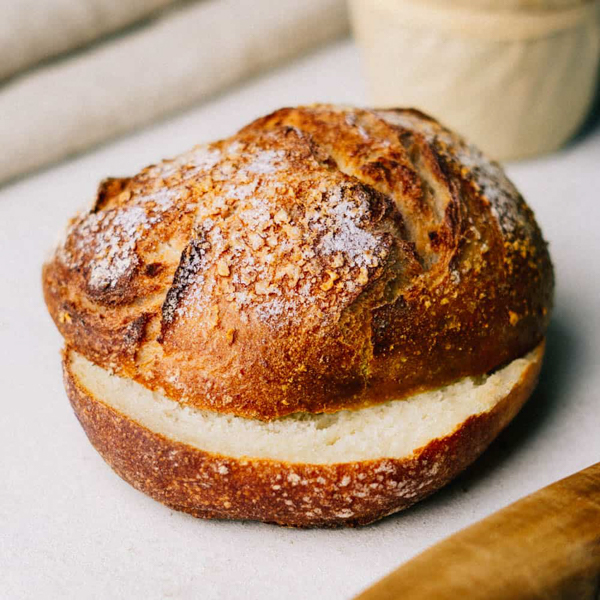 Kartoffelbrötchen  ﻿Weizenbrötchen mit Kartoffelflocken und gekochten Kartoffeln, mit saftiger Krume und knuspriger Kruste.