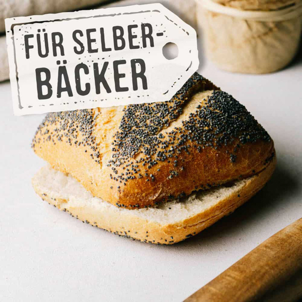 Mohnbrötchen Bil ﻿Weizenbrötchen mit Blaumohn, verfeinert mit Rapsöl.